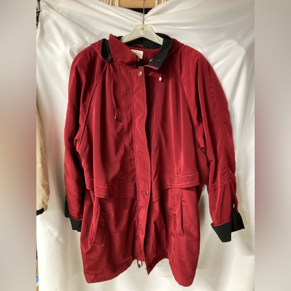 St. John's Bay Red/Burgandy Hooded coat with zip out lining. Size 3X New